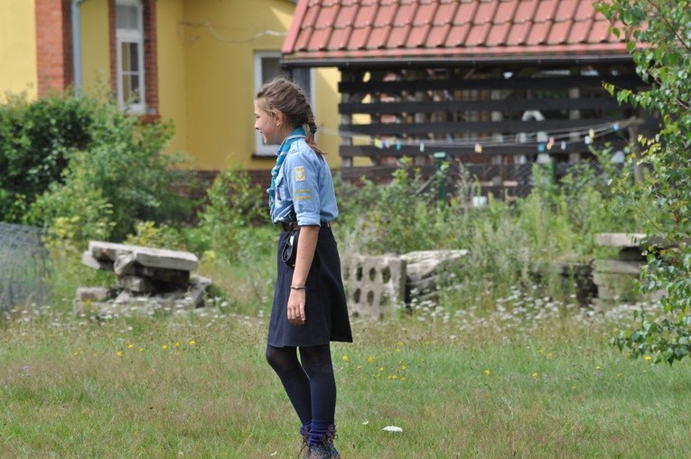 Dziewczęta na obozie Skautów Europy