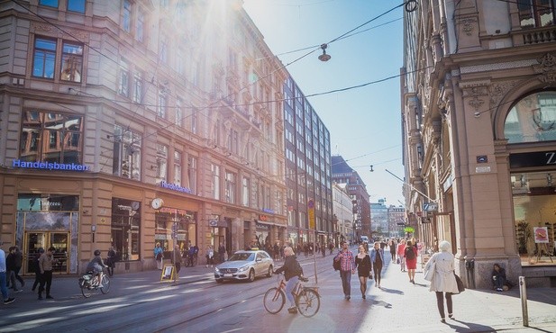 Finlandia: Samochód wjechał w tłum ludzi