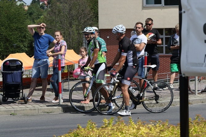 Peleton w Świątnikach Górnych