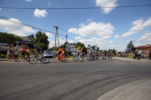 Peleton w Świątnikach Górnych