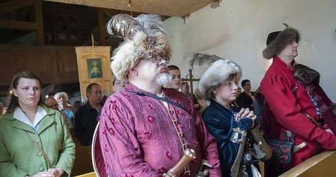 Rekonstruktorzy na ratunek kościołowi