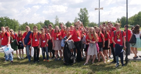 To Bóg i drugi człowiek są źródłem szczęścia