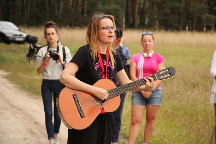 Poświęcenie krzyża w Świącach