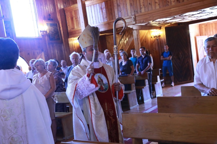 Poświęcenie ołtarzy i groty w Rozdzielu