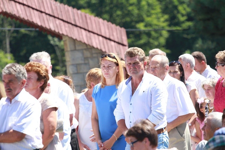 Poświęcenie ołtarzy i groty w Rozdzielu