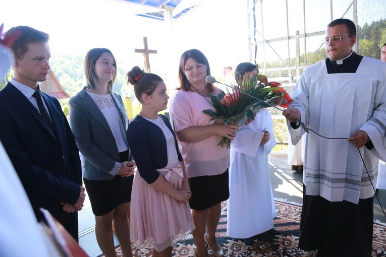 Poświęcenie ołtarzy i groty w Rozdzielu