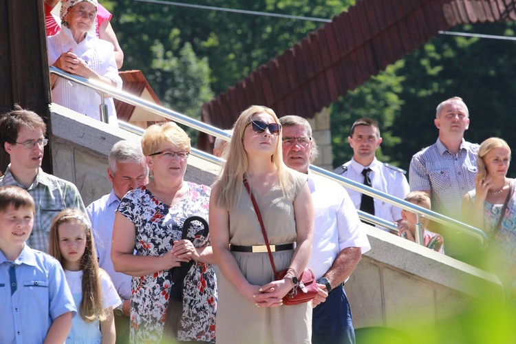 Poświęcenie ołtarzy i groty w Rozdzielu