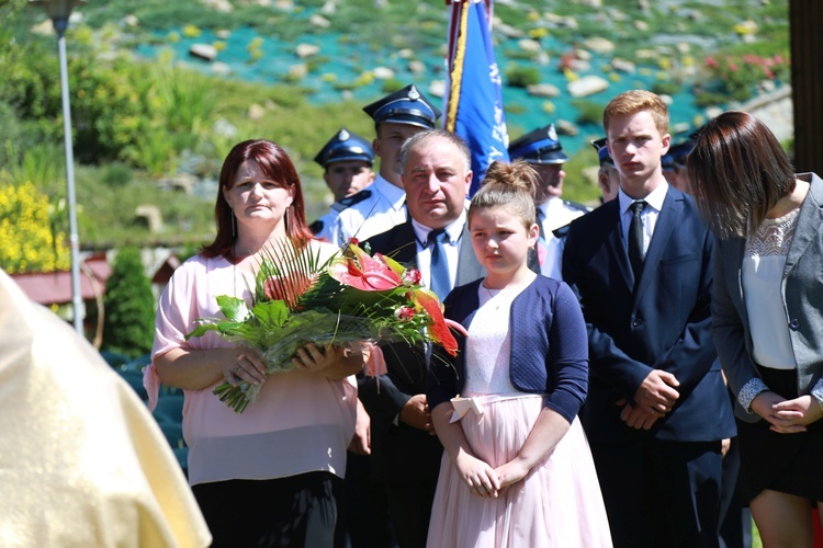 Poświęcenie ołtarzy i groty w Rozdzielu