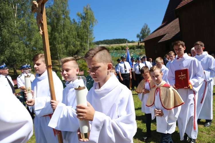 Poświęcenie ołtarzy i groty w Rozdzielu