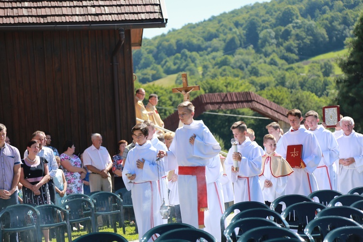 Poświęcenie ołtarzy i groty w Rozdzielu