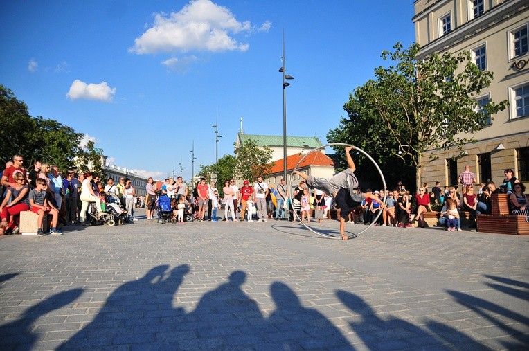 Istotą Carnavalu Sztukmistrzów jest zabawa, która zbliża ludzi