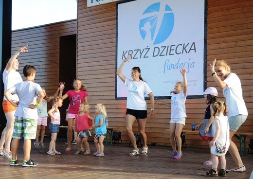 9. Biesiada Fundacji "Krzyż Dziecka" w Pisarzowicach