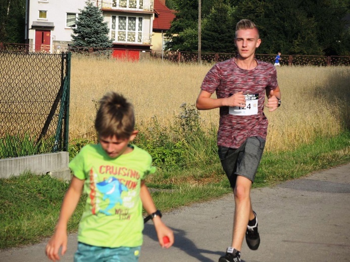 9. Biesiada Fundacji "Krzyż Dziecka" w Pisarzowicach