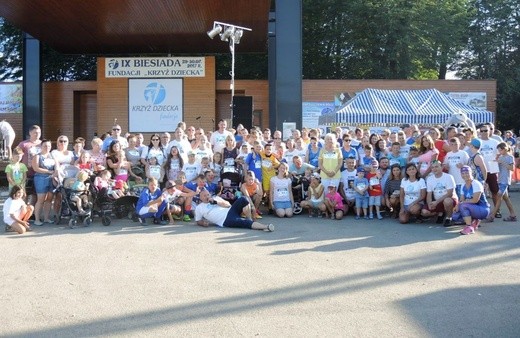 9. Biesiada Fundacji "Krzyż Dziecka" w Pisarzowicach