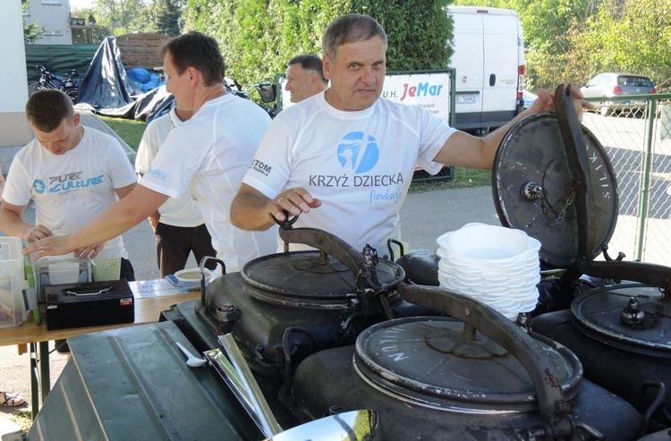 9. Biesiada Fundacji "Krzyż Dziecka" w Pisarzowicach