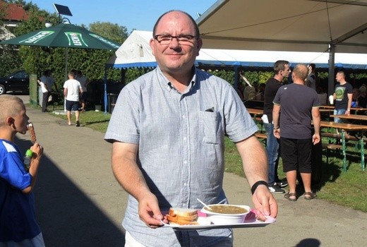 9. Biesiada Fundacji "Krzyż Dziecka" w Pisarzowicach