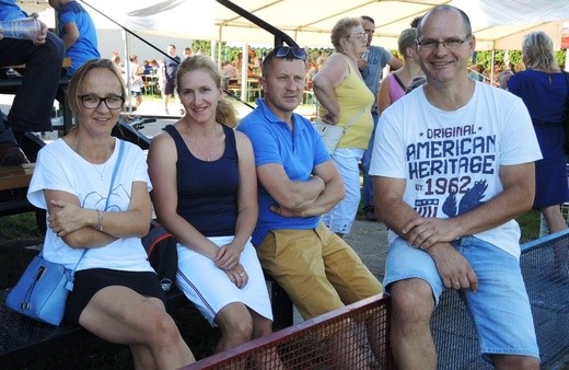 9. Biesiada Fundacji "Krzyż Dziecka" w Pisarzowicach