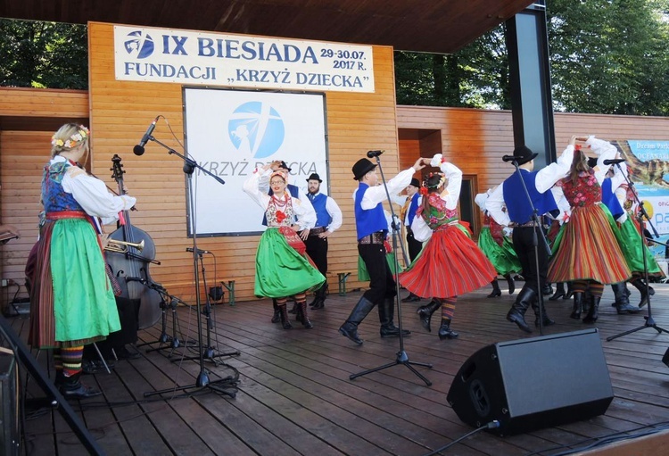 9. Biesiada Fundacji "Krzyż Dziecka" w Pisarzowicach