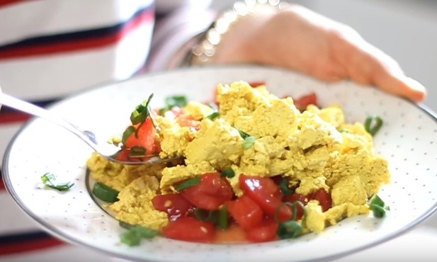 Omlet z kalafiorem, tofucznica, jaglanka