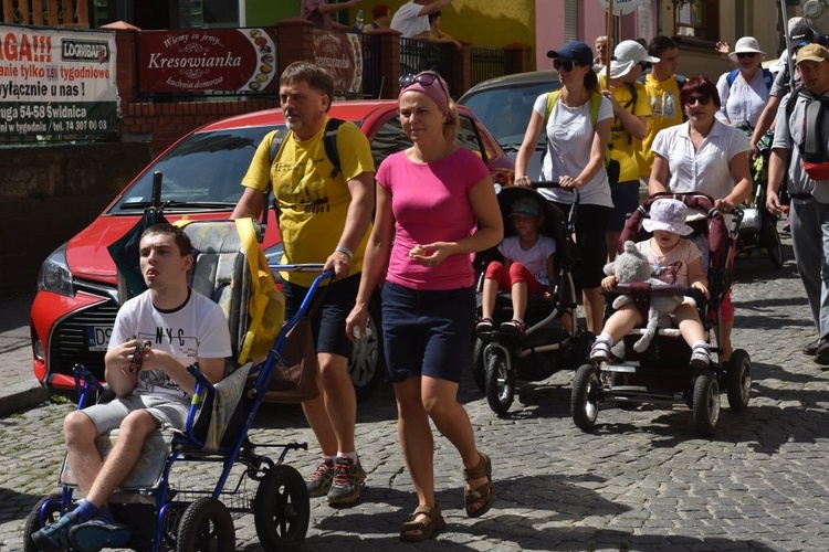 Ruszyła XIV Piesza Pielgrzymka Diecezji Świdnickiej na Jasną Górę