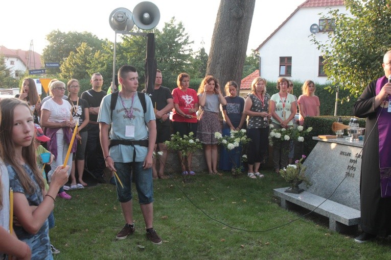 Procesja na pielgrzymce