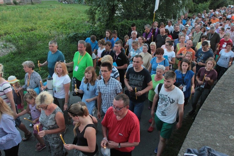 Procesja na pielgrzymce