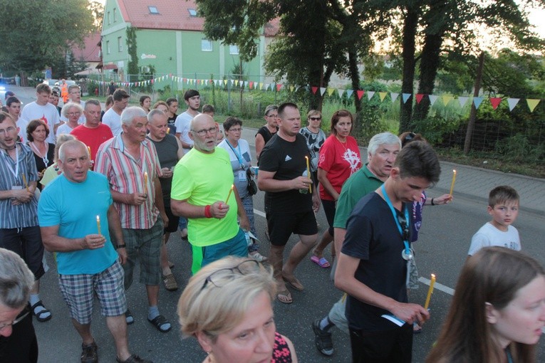 Procesja na pielgrzymce