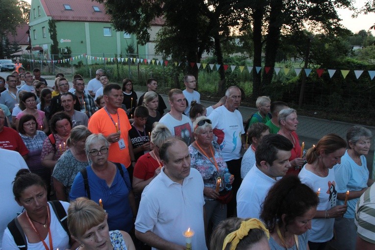 Procesja na pielgrzymce