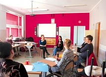 ▲	Terminy spotkań ze specjalistami można sprawdzić na stronie: www.pr.diecezja. legnica.pl.