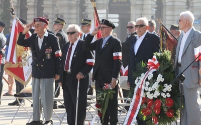 Świętować kolejną rocznicę wybuchu Powstania Warszawskiego przybyli także kombatanci