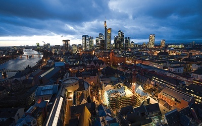 Frankfurt od lat zapewnia świetną infrastrukturę i doskonałe warunki działania dla finansowych gigantów. Tutaj również znajduje się siedziba Europejskiego Banku Centralnego.