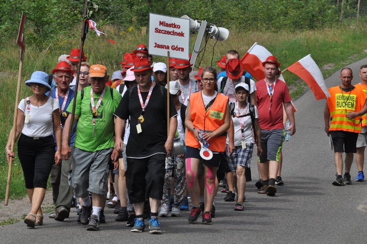 Pielgrzymka Piesza na Jasną Górę - drugi dzień drogi