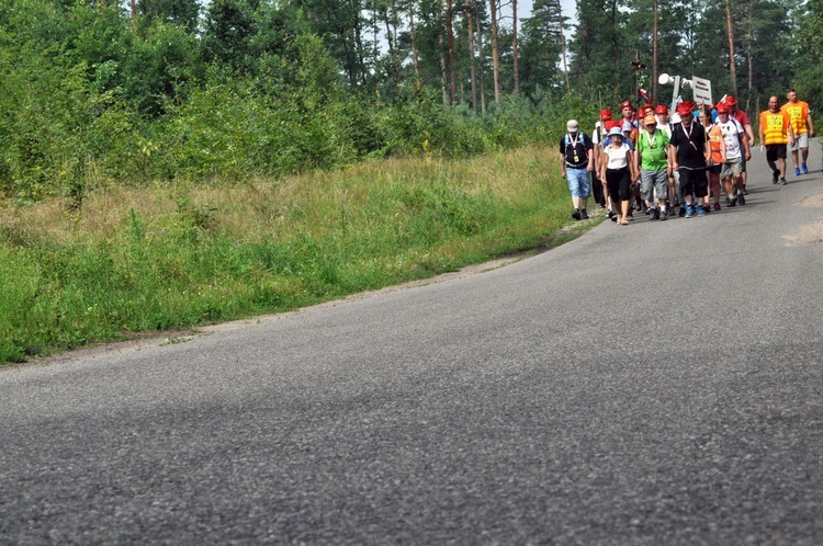 Pielgrzymka Piesza na Jasną Górę - drugi dzień drogi