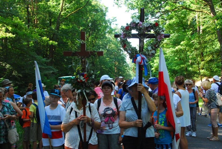 Na odpust w Miedniewicach pieszo przybyli pielgrzymi z różnych stron diecezji
