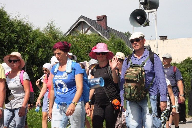 Z Trzebnicy w stronę Oleśnicy