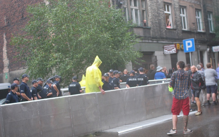 Protestowali przeciwko "Klątwie"