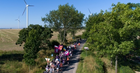 Dron nad pielgrzmką