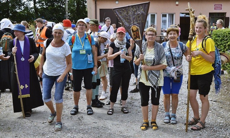 Pielgrzymka warmińska w okolicach Płońska