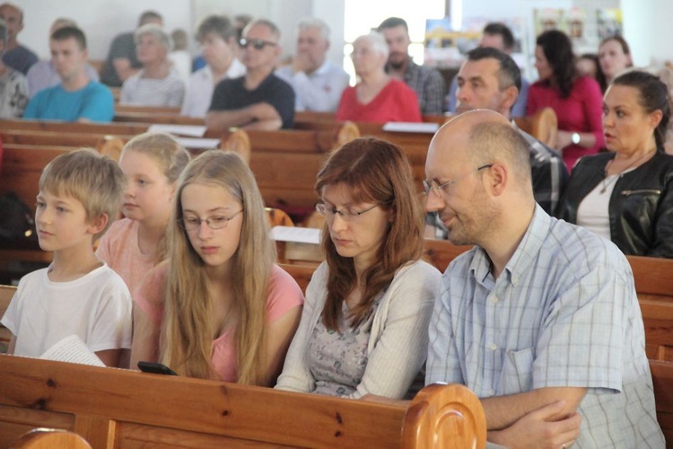 Przekazanie pamiątek po bp. Splettcie