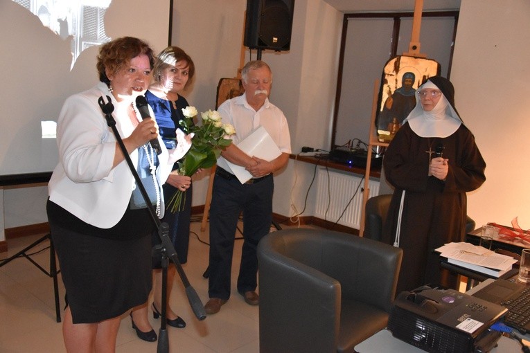 Promocja książki o mniszkach kapucynkach