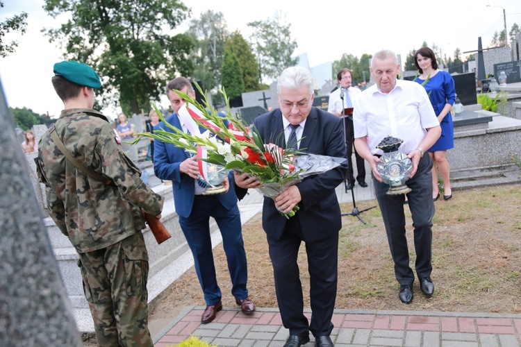 Lecieli pomóc Warszawie