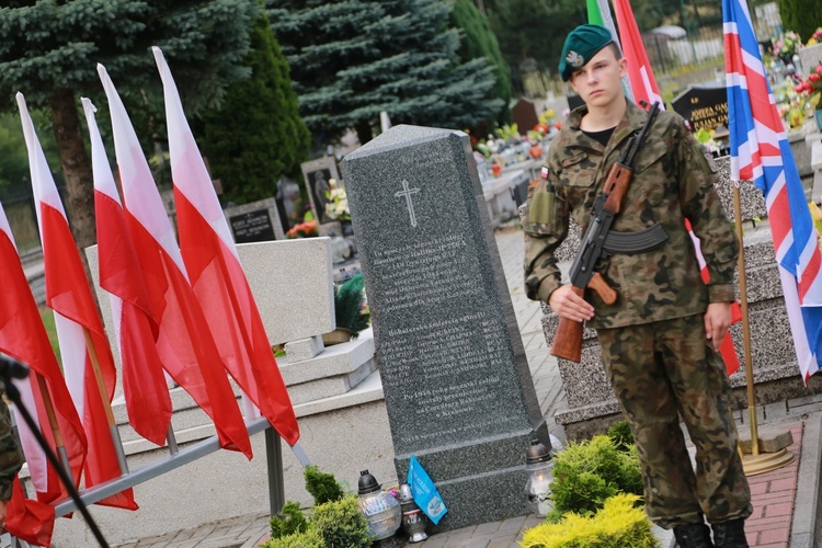 Lecieli pomóc Warszawie