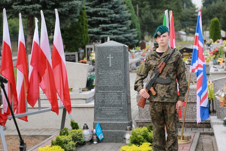 Lecieli pomóc Warszawie