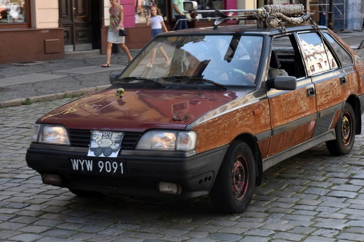Zabytkowe samochody w Świdnicy