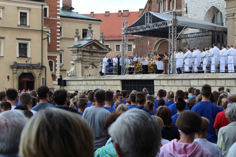 Wyjście Pieszej Pielgrzymki Krakowskiej z Wawelu na Jasną Górę