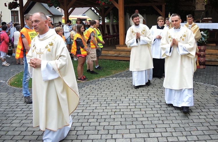 26. Piesza Pielgrzymka Bielsko-Żywiecka na Jasną Górę - Msza św. w Hałcnowie