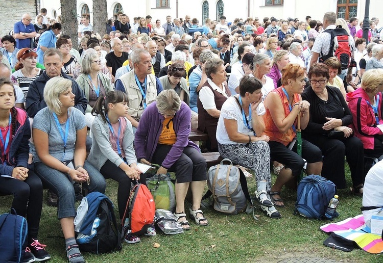 26. Piesza Pielgrzymka Bielsko-Żywiecka na Jasną Górę - Msza św. w Hałcnowie