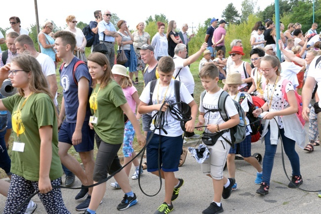 Wyruszyła pielgrzymka radomska na Jasną Górę