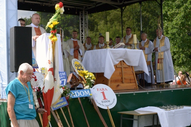 Wyruszyła pielgrzymka radomska na Jasną Górę