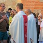 Wyjście pielgrzymki w obiektywie Jana Waćkowskiego